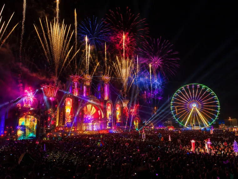 Rock in Rio, festival crowd at night, Rio de Janeiro